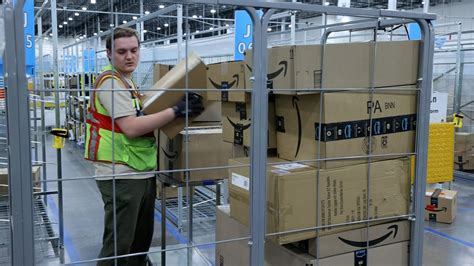 Amazon Delivery Station  Dln8