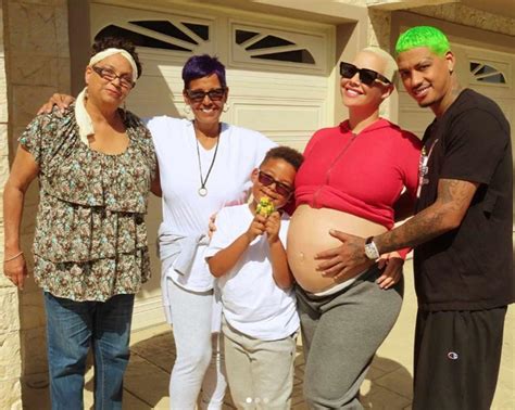 Amber Rose Moeder Ontdek Hoe Ze Het Moederschap Combineert Met Haar Amber Rose Moeder Ontdek Hoe Ze Het Moederschap Combineert Met Haar