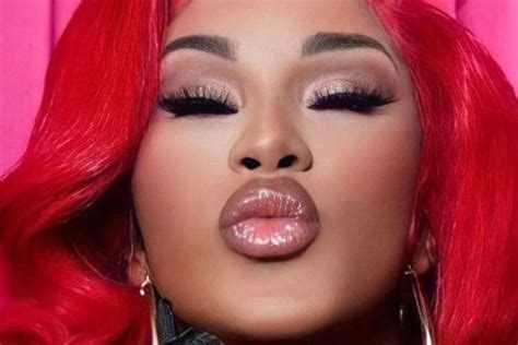 Cardi B Kicks Off The New Year With A Bikini Photo And Vow To Stop Cardi B Kicks Off The New Year With A Bikini Photo And Vow To Stop
