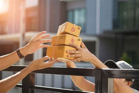 Dhl Vs Postnl What Are The Differences Parcelparcel Com Dhl Vs Postnl What Are The Differences Parcelparcel Com