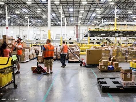 Does Amazon Warehouse Hire Felons