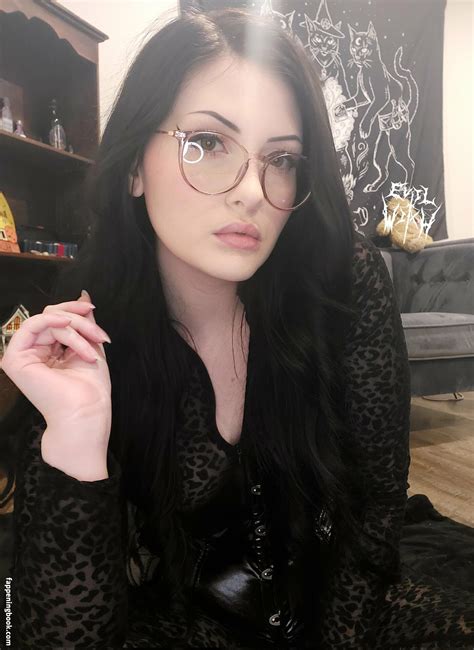 Lilithberry Nude