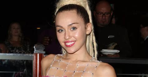 Miley Cyrus Nude Pics