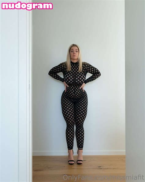 Missmiafit Nude