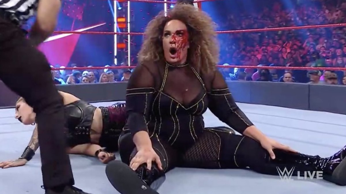 Nia Jax Busted Open With Nasty Cut On Wwe Raw Nia Jax Busted Open With Nasty Cut On Wwe Raw