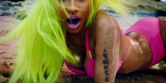 Nicki Minaj Flaunts Her Booty In Hot Mirror Selfie See The Photo Nicki Minaj Flaunts Her Booty In Hot Mirror Selfie See The Photo