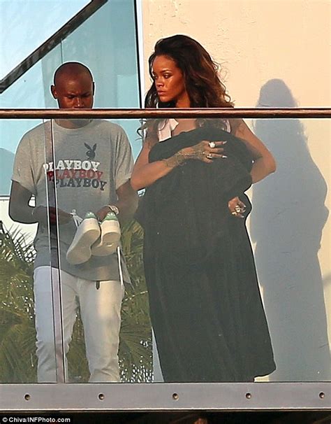Rihanna Pics Nude