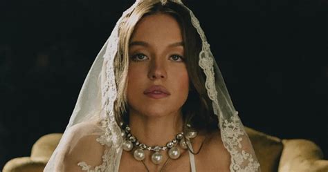 Sneak Peek Sydney Sweeney Frankies Bikinis Sneak Peek Sydney Sweeney Frankies Bikinis