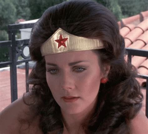 Voici 18 Gifs De Lynda Carter La Plus Belle Wonder Woman Du Monde Voici 18 Gifs De Lynda Carter La Plus Belle Wonder Woman Du Monde