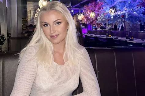Woman 21 Who Quit Her Job As A Waitress Looking To Buy Second Home Woman 21 Who Quit Her Job As A Waitress Looking To Buy Second Home